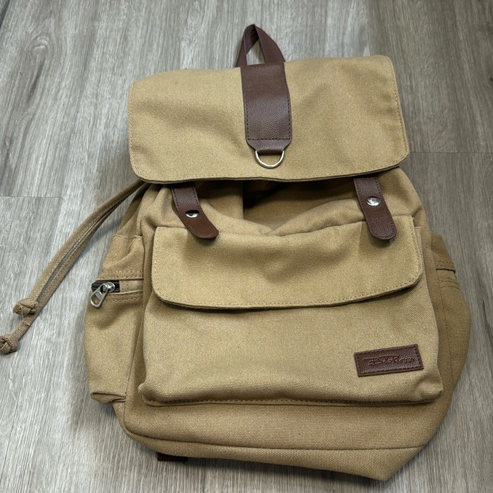 Bella Russo Backpack. Tan/Brown.